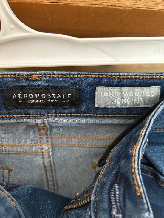 Aeropostale Women's Navy Blue Skinny Jeans - Picture 2 of 4